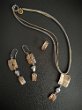 GROOVE - Parure collana ciondolo, orecchini ed anello fedina