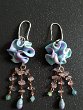 PRECIOUS FLOWER CLIP EARRINGS 02 Price 40€ - Flower pendant earrings in synthetic clay and rose quartz.